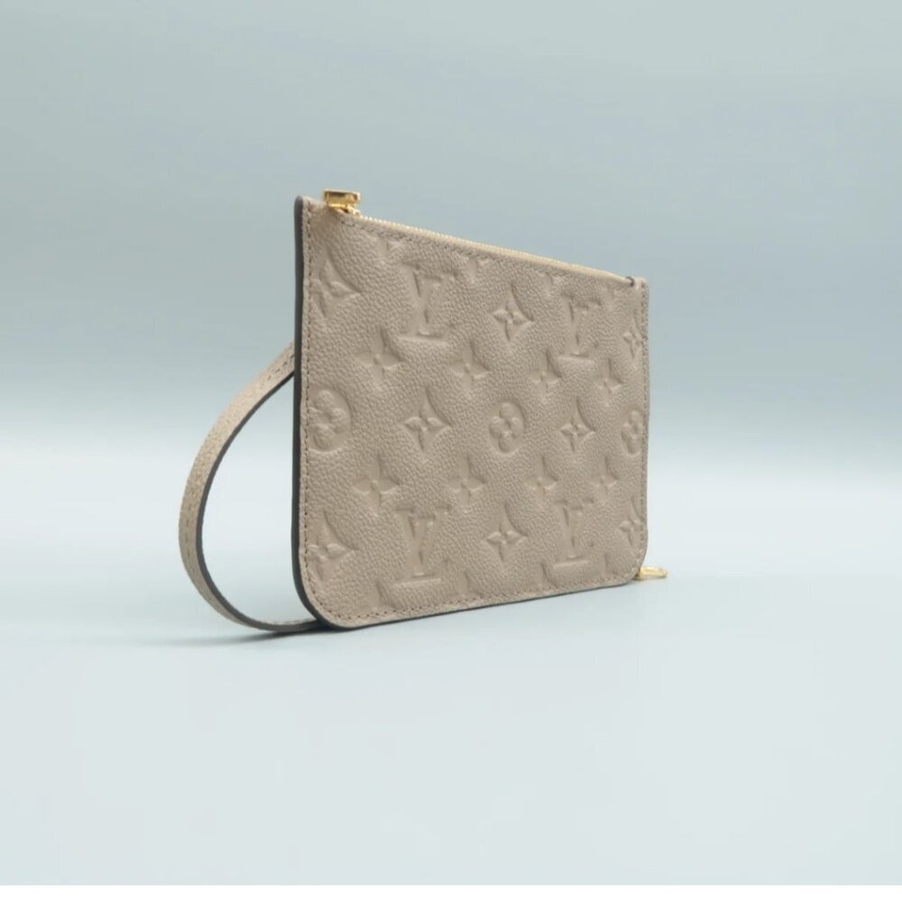 100% Authentic Louis Vuitton Grey Monogram Leather Pouch - Picture 3 of 12